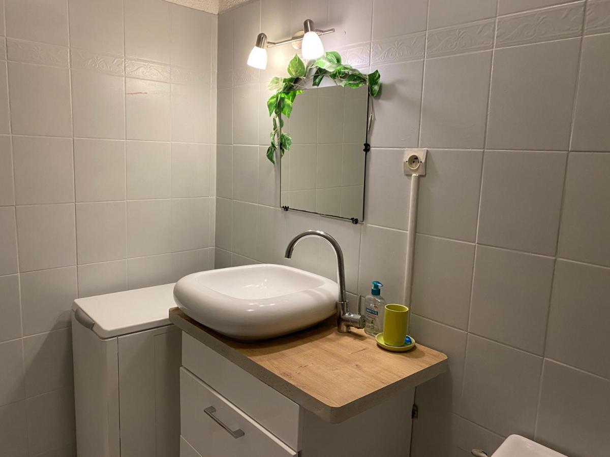 Au Pied De La Cite, T3 Au Calme Apartamento Carcassonne Exterior foto